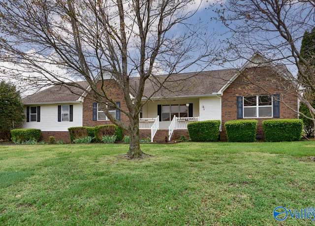 Property at 15371 Craft Ln, Athens, AL 35613, 3 beds, 2.5 baths