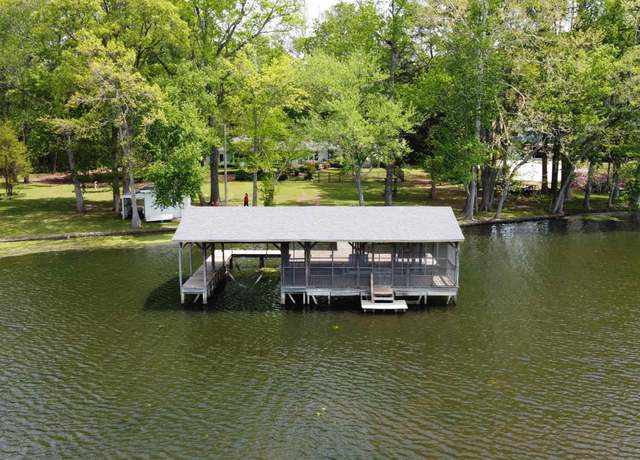 Property at 1702 Roseberry Dr, Scottsboro, AL 35769, 3 beds, 4 baths