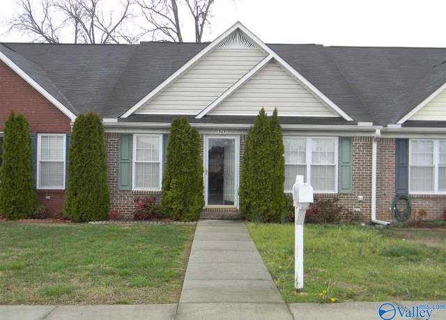 Property at 503 College St, Hartselle, AL 35640, 2 beds, 2 baths