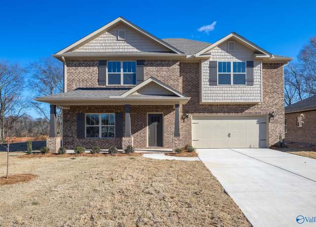 Property at 11 Flintridge Dr, Huntsville, AL 35749, 4 beds, 2.5 baths
