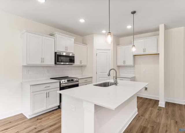 Property at 234 Jerrie Lynn Blvd, Meridianville, AL 35759, 3 beds, 2 baths