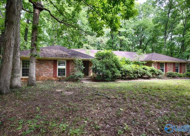 Property at 10115 SE Bluff Dr, Huntsville, AL 35803, 4 beds, 2.5 baths