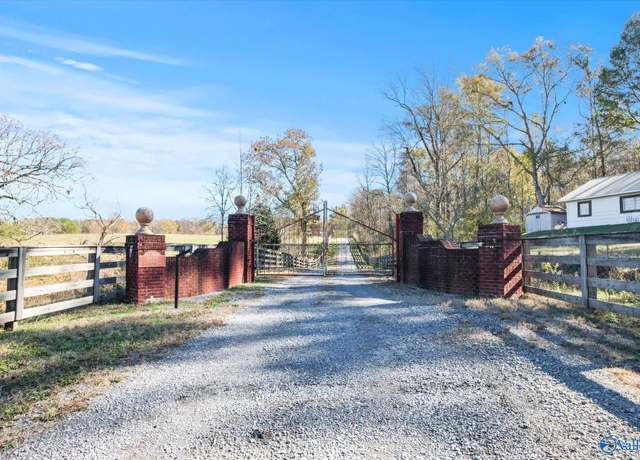 Property at 6025 Hopewell Rd, Arab, AL 35016, 1 bed, 1.5 baths
