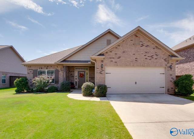 Property at 4304 Adventura Dr, Owens Cross Roads, AL 35763, 4 beds, 2 baths
