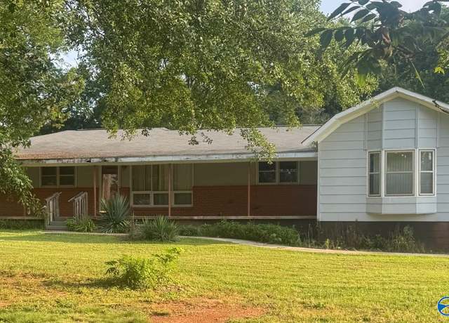 Property at 469 Gillespie Rd, Madison, AL 35758, 3 beds, 1.5 baths