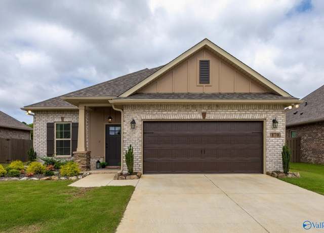 Property at 170 Midpark Dr, Meridianville, AL 35759, 3 beds, 2 baths