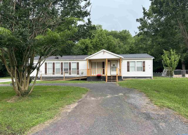 Property at 93 Santa Barbara Dr, Scottsboro, AL 35769, 3 beds, 2 baths