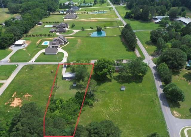 Property at 123 Miller Ln, Hampton Cove, AL 35763, 3 beds, 2 baths