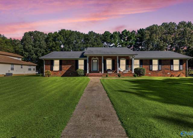 Property at 403 Ryland Pike, Huntsville, AL 35811, 4 beds, 3 baths