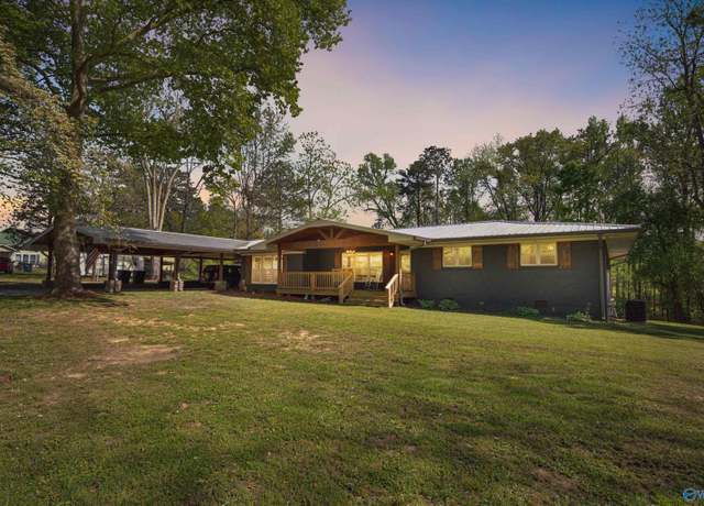 Property at 694 Old Highway 35 E, Fort Payne, AL 35968, 3 beds, 2.5 baths