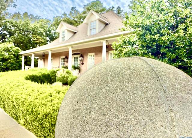 Property at 2122 Chapel Hill Rd, Decatur, AL 35603, 4 beds, 3.5 baths