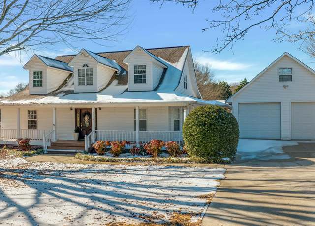 Property at 2816 Chavies Rd, Fort Payne, AL 35968, 3 beds, 2.5 baths