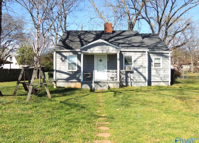 Property at 3918 9th Ave, Huntsville, AL 35805, 3 beds, 1 bath