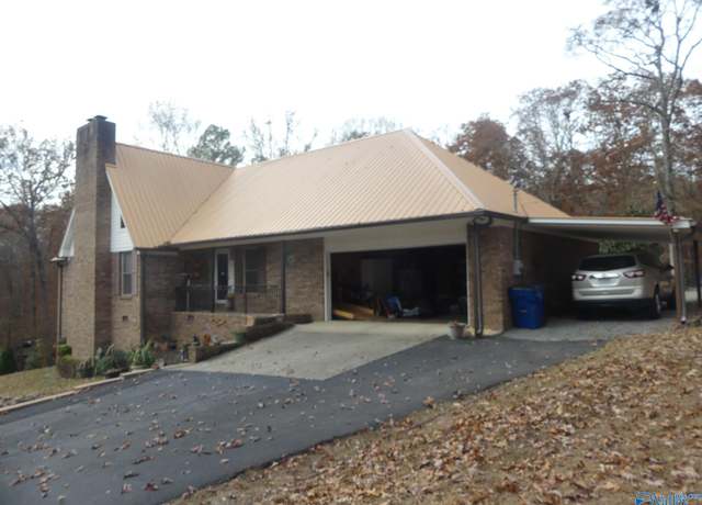 Property at 257 Oakwood Village Dr, Guntersville, AL 35976, 2 beds, 2 baths