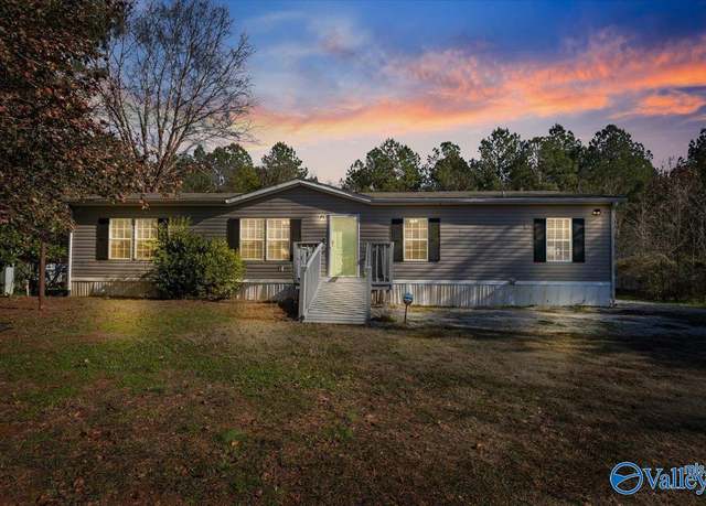 Property at 429 Acuff Rd, Gurley, AL 35748, 3 beds, 2 baths