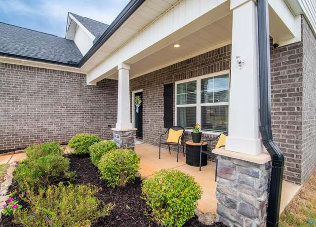 Property at 152 Brier Valley Dr, Meridianville, AL 35759, 4 beds, 3 baths