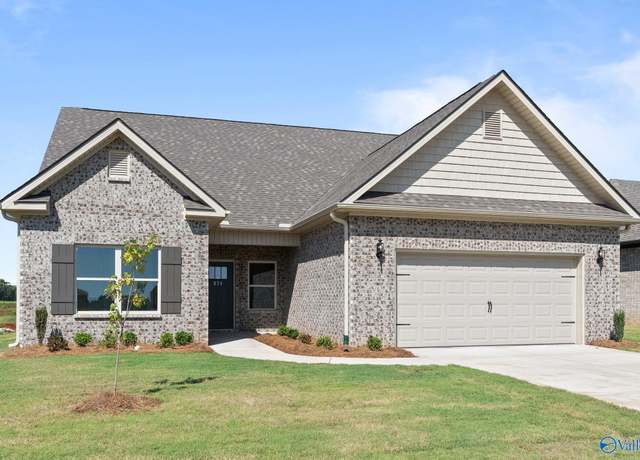 Property at 271 Shubert Dr, Hazel Green, AL 35750, 4 beds, 3 baths