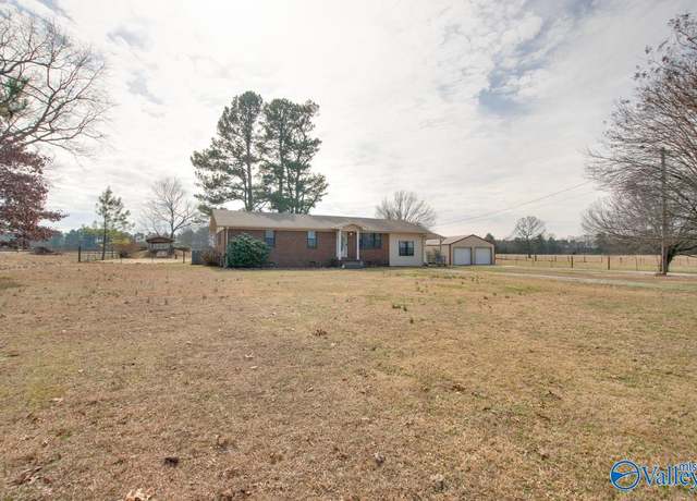 Property at 25964 Thach Rd, Athens, AL 35613, 4 beds, 1 bath