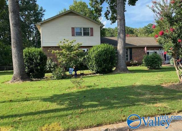 Property at 2519 Lancelot Dr, Huntsville, AL 35803, 4 beds, 2 baths