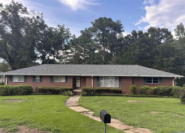 Property at 108 Argyle Ct, Gadsden, AL 35901, 3 beds, 3 baths