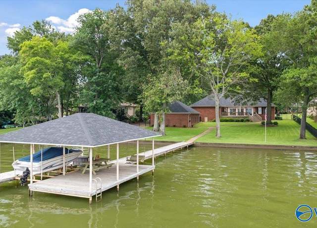 Property at 9649 Hawkins Dr, Athens, AL 35611, 4 beds, 2 baths