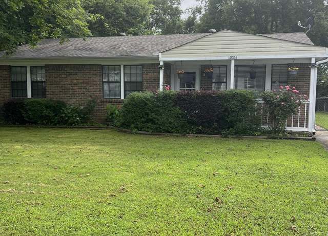Property at 14004 Hurstland Dr SW, Huntsville, AL 35803, 3 beds, 2 baths