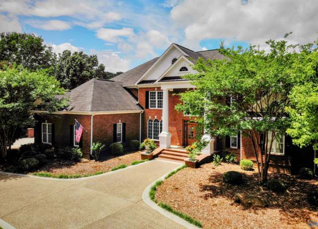 Property at 1631 Lake Cove Dr, Decatur, AL 35603, 7 beds, 4.5 baths