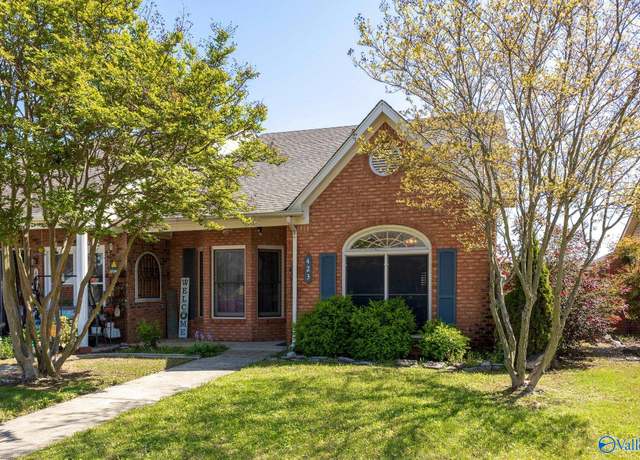 Property at 423 Bromwich St, Decatur, AL 35601, 2 beds, 2 baths