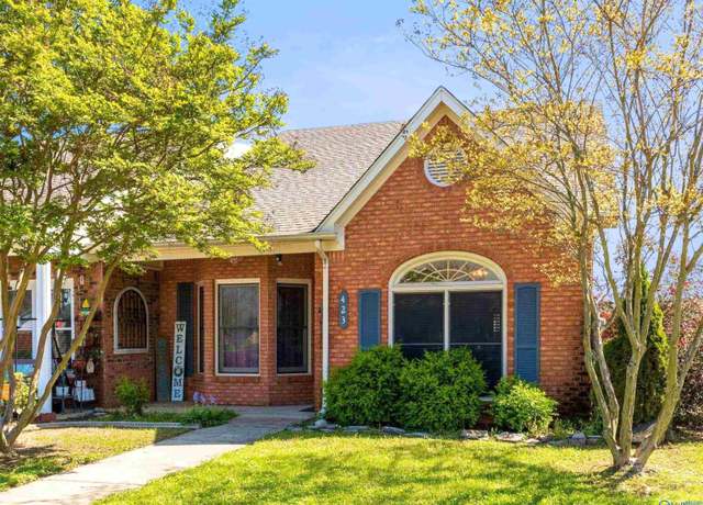 Property at 423 Bromwich St, Decatur, AL 35601, 2 beds, 2 baths