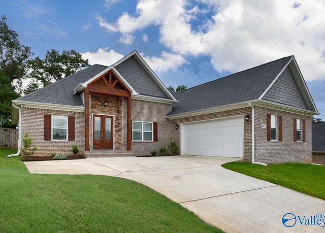 Property at 112 Tellico Ridge Rd, New Market, AL 35761, 4 beds, 2 baths