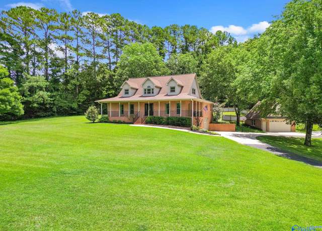 Property at 1455 E Upper River Rd, Decatur, AL 35603, 5 beds, 4 baths