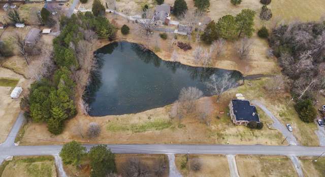 Property at 2032 Peach Orchard Rd NW, Hartselle, AL 35640, 3 beds, 2 baths