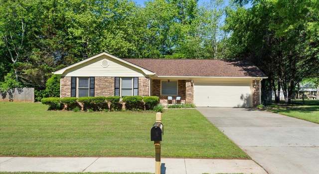 Photo of 7516 SW Clubfield Dr, Huntsville, AL 35802