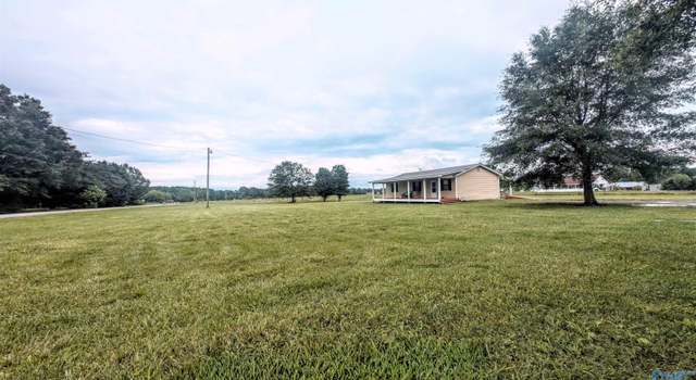 Photo of 735 Barron Dr, Fyffe, AL 35971