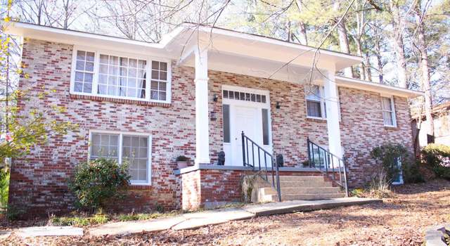 Photo of 929 E Tomahawk Trl, Gadsden, AL 35903