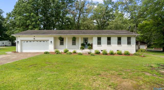 Photo of 514 Diversey St, Rainbow City, AL 35906