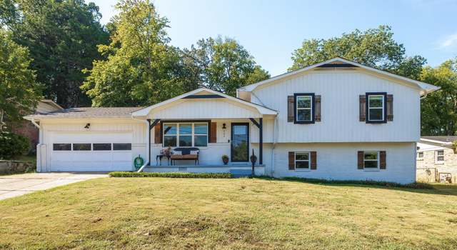 Photo of 402 Cumberland Dr, Huntsville, AL 35803