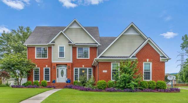 Photo of 2905 Southhurst Dr, Huntsville, AL 35803