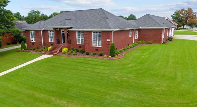 Photo of 111 Thomas Woods Ct, Huntsville, AL 35806