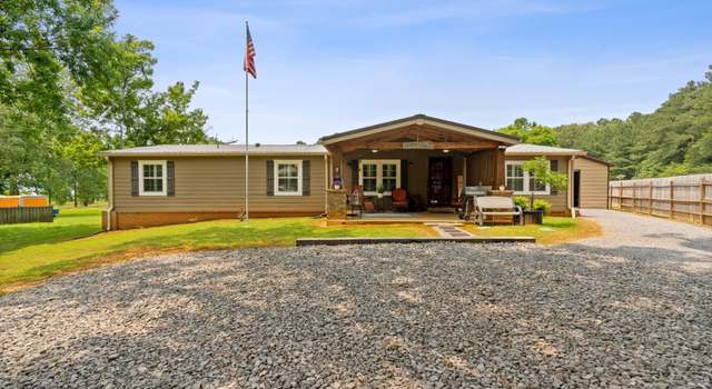 Photo of 511 Howell Rd, Guntersville, AL 35976