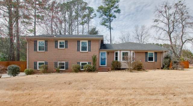 Photo of 7408 Hickory Hill Ln, Huntsville, AL 35802