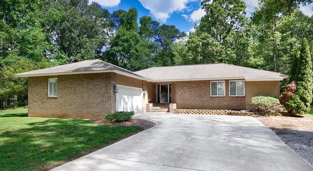 Photo of 169 Oakview Rd, Hazel Green, AL 35750