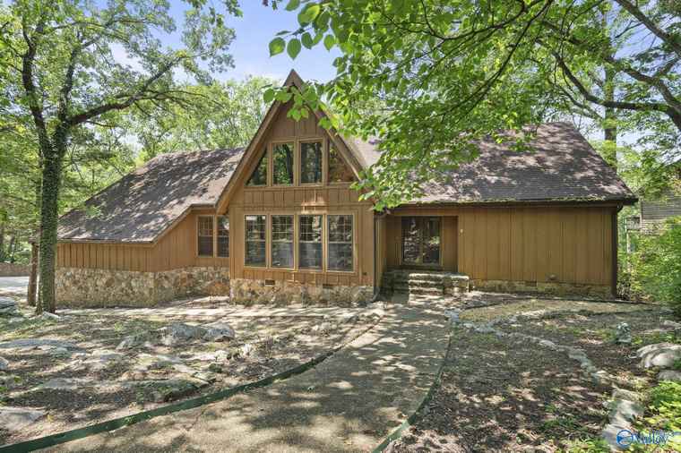 Photo of 2618 Hickory Flats Trl Huntsville, AL 35801