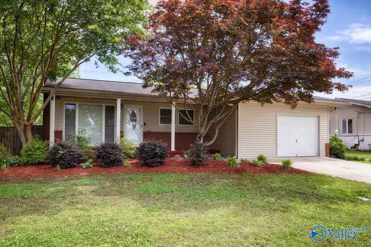 Photo of 4211 Coffee Dr SW Huntsville, AL 35805