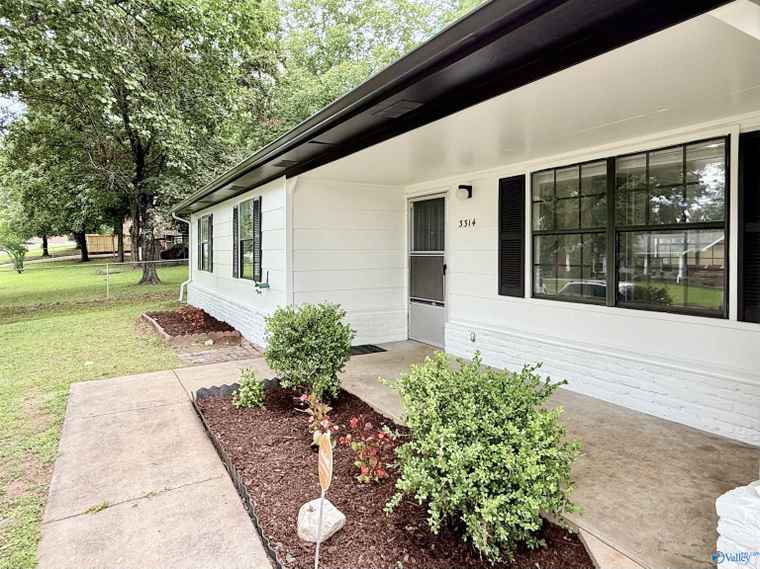 Photo of 3314 Clifford Rd NW Huntsville, AL 35810