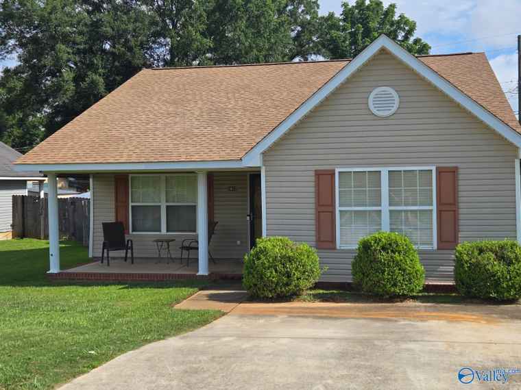 Photo of 2692 Wilson Dr NW Huntsville, AL 35816