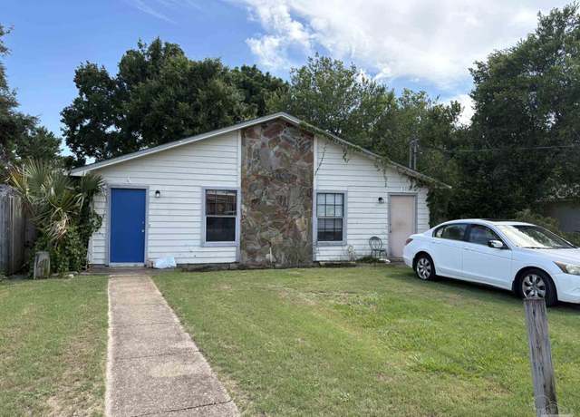 Property at 3405 Green Briar Cir, Gulf Breeze, FL 32563, 2 baths