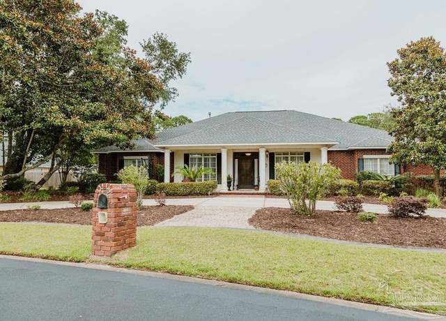 Property at 2008 Pine Ranch Dr, Navarre, FL 32566, 4 beds, 3.5 baths