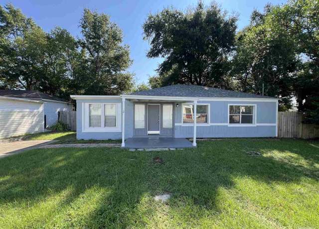 Property at 2 Kincaid St, Pensacola, FL 32507, 3 beds, 1 bath