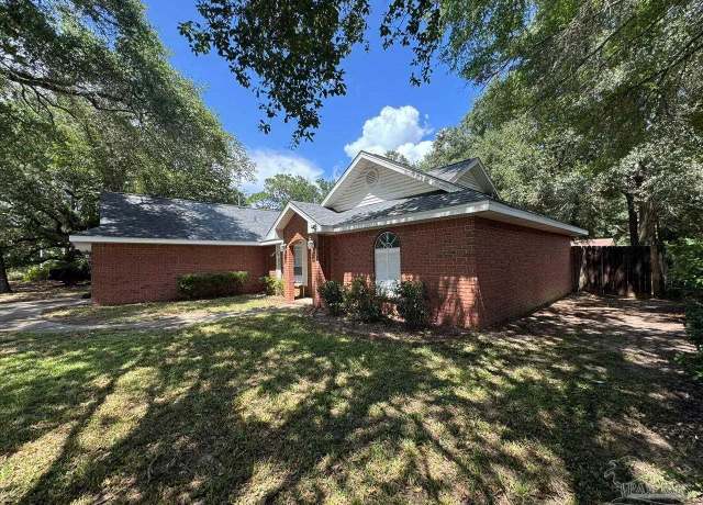 Property at 9640 Hummingbird Blvd, Pensacola, FL 32514, 3 beds, 2 baths